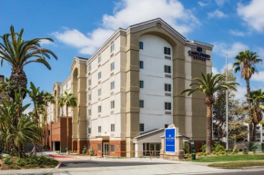 Candlewood Suites Anaheim - Resort Area, an IHG Hotel